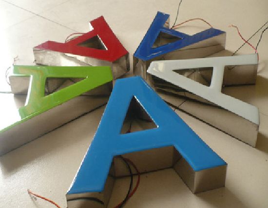 利川如何延长树脂发光字招牌的寿命？