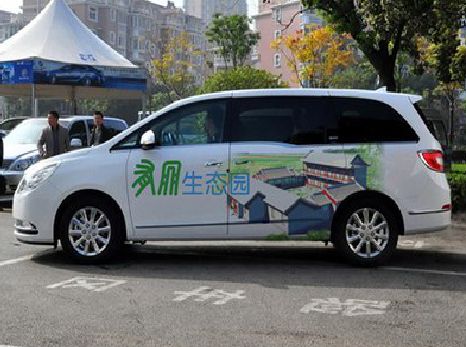 利川户外车贴喷绘如何保持效果?